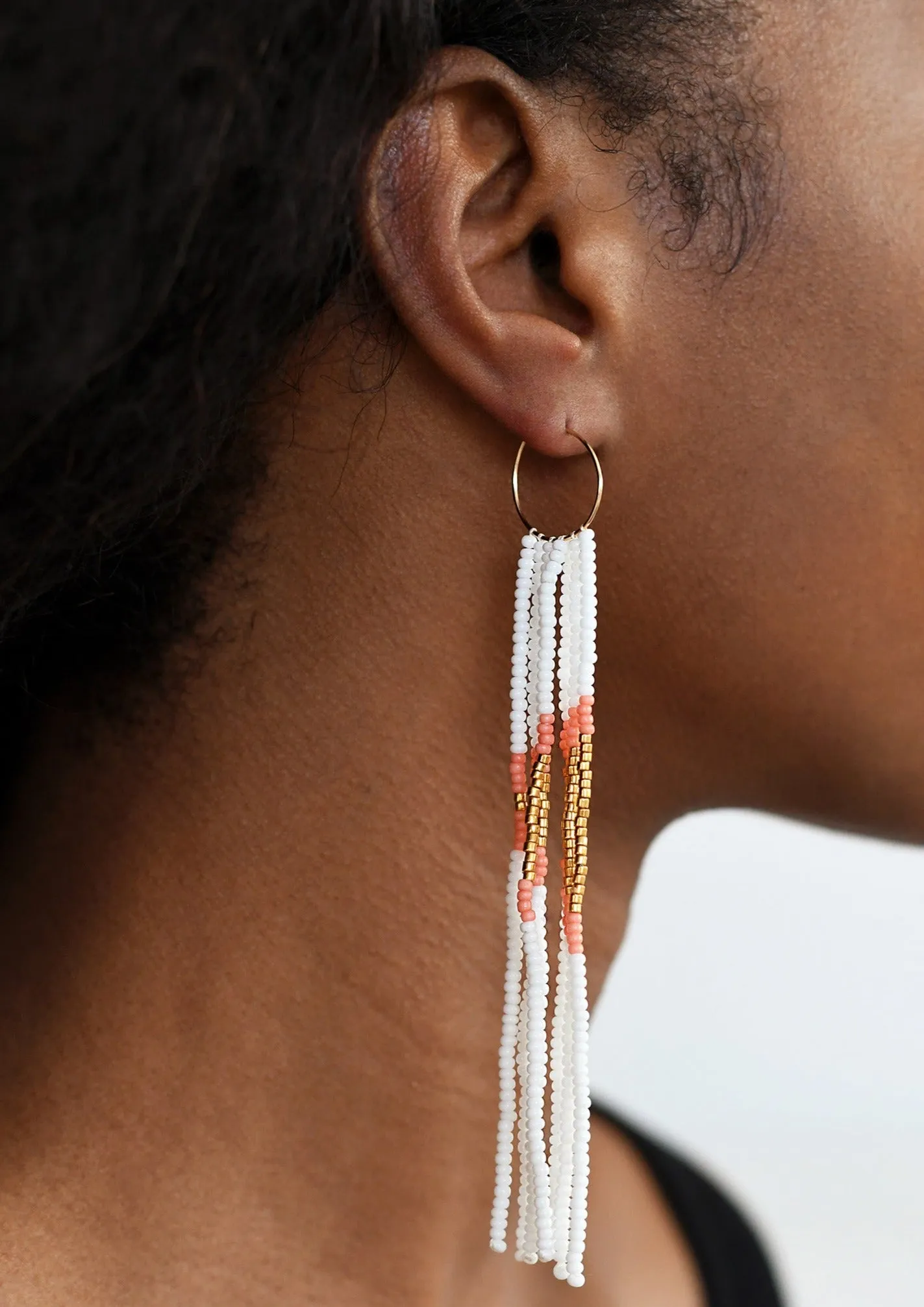 Pembetatu XS Hoop Earrings - WHITE/SALMON/GOLD